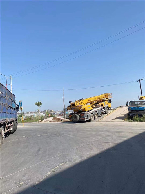 樊城区25吨吊车的租赁价格大概是多少？